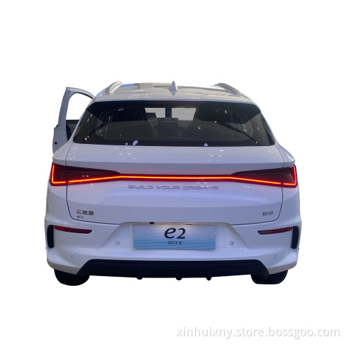 Berlina per adulti a buon mercato per auto elettriche popolare con basso consumo di energia BYD E2